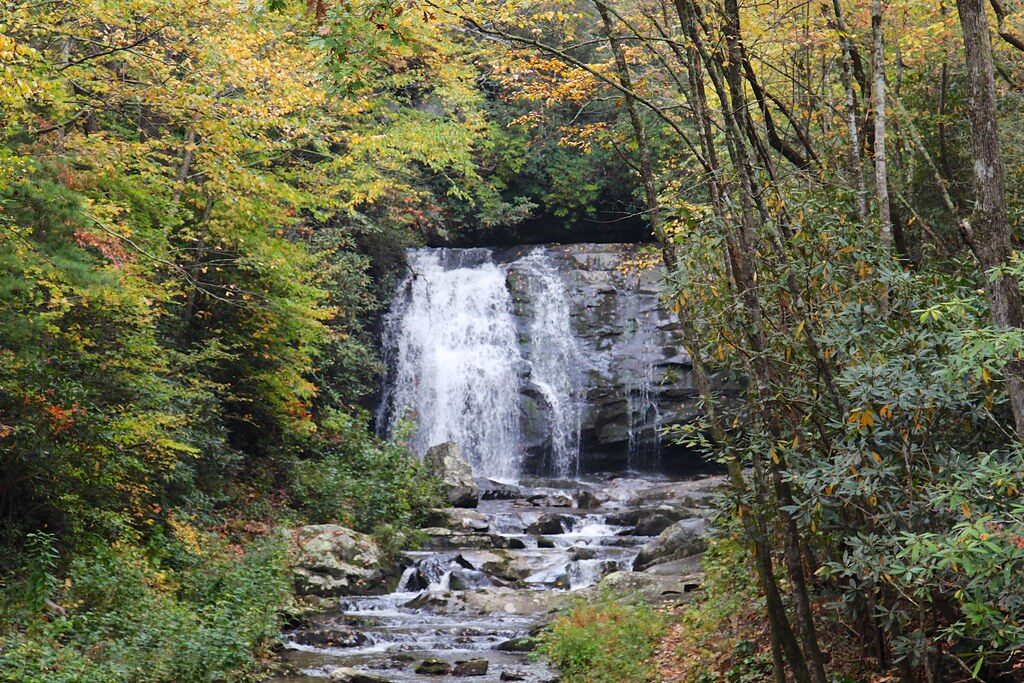 meigs falls, Cabins in Maggie Valley on the River