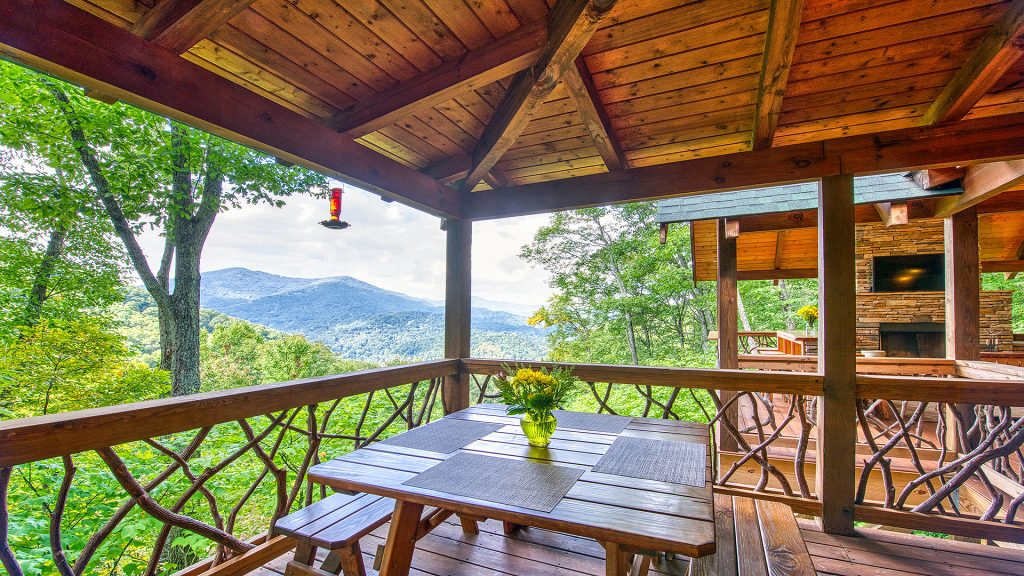 Stunning Luxury Retreat Rentals Mountains image